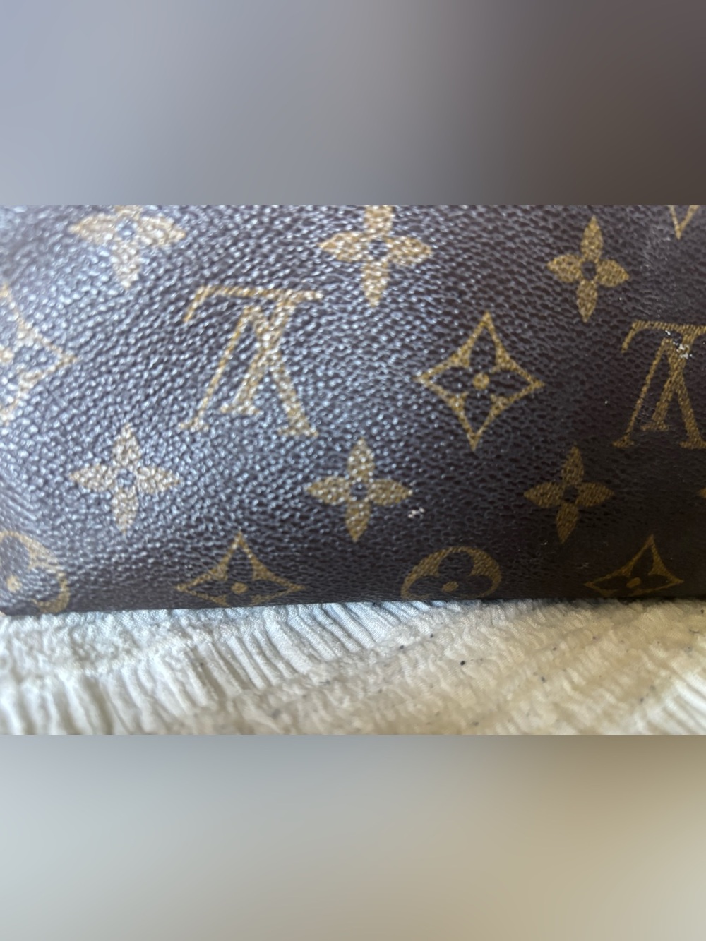 💯 Authentic Louis Vuitton Small Monogram Cosmetic Pouch - Picture 2 of 9
